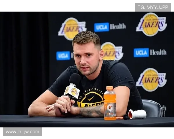 雷迪克透露詹姆斯东契奇缺席对勇士季前赛将影响比赛走势