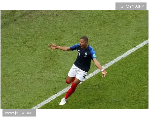 姆巴佩荣获24-25赛季欧洲金靴皇马全队盛装出席庆祝仪式